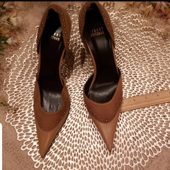 Stuart Weitzmann Tan Leather and Suede Studded Pointy Toe Stilettos - Picture 6 of 8